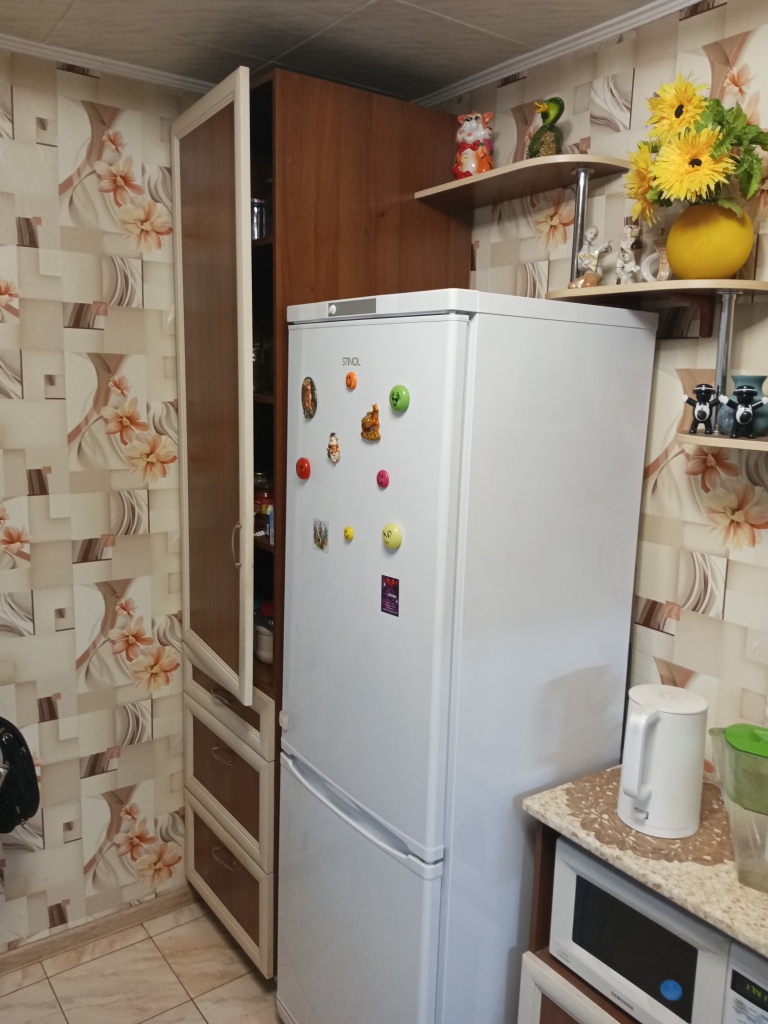 пенал кухни со старыми фасадами